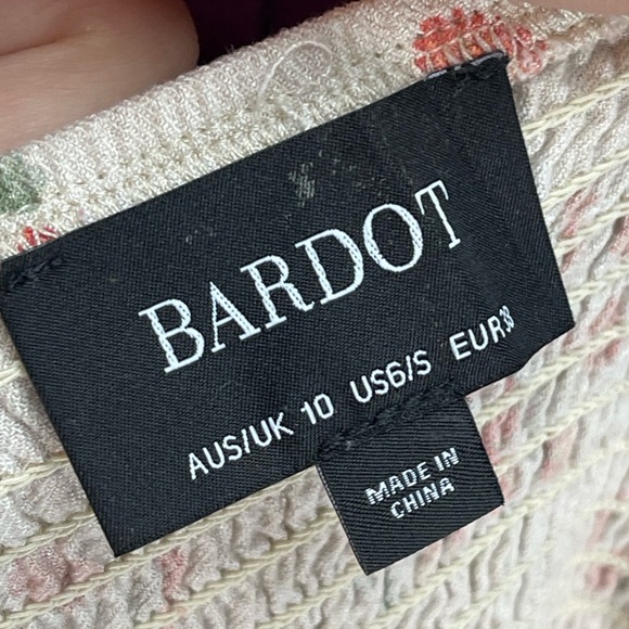 Bardot Lucinta Mini Dress In Beige Floral size 6 / small - Picture 4 of 5